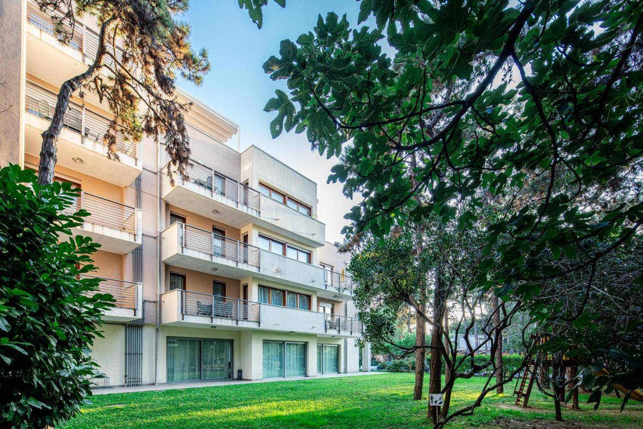 Residence Airone Lignano Sabbiadoro Exterior photo